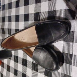 Soul size 7 black flats